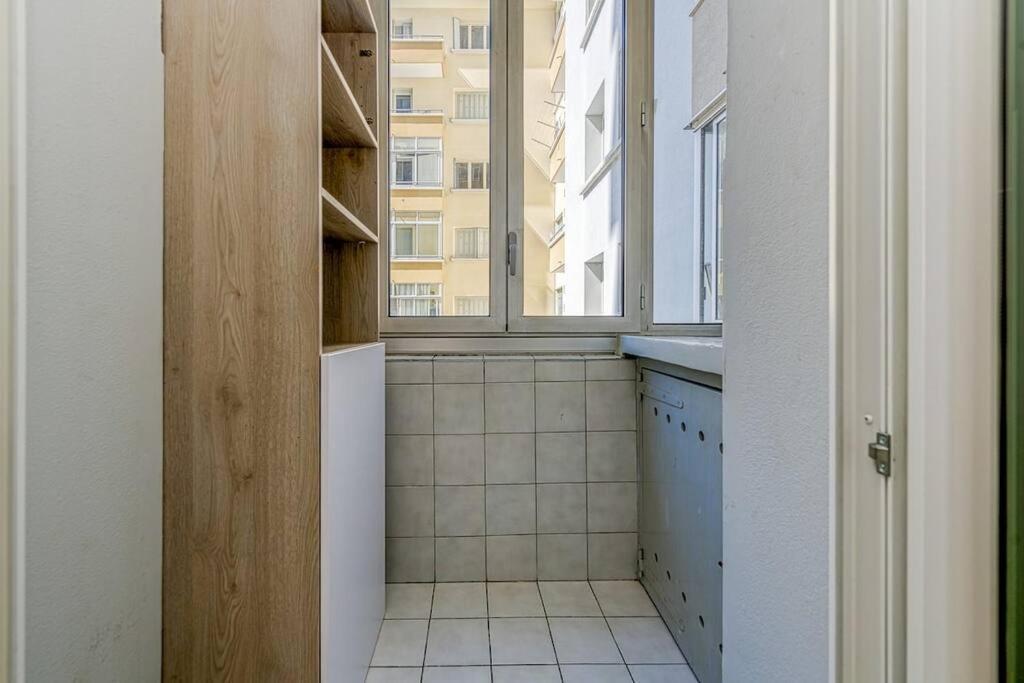 Apartment 44 Foch 3 *