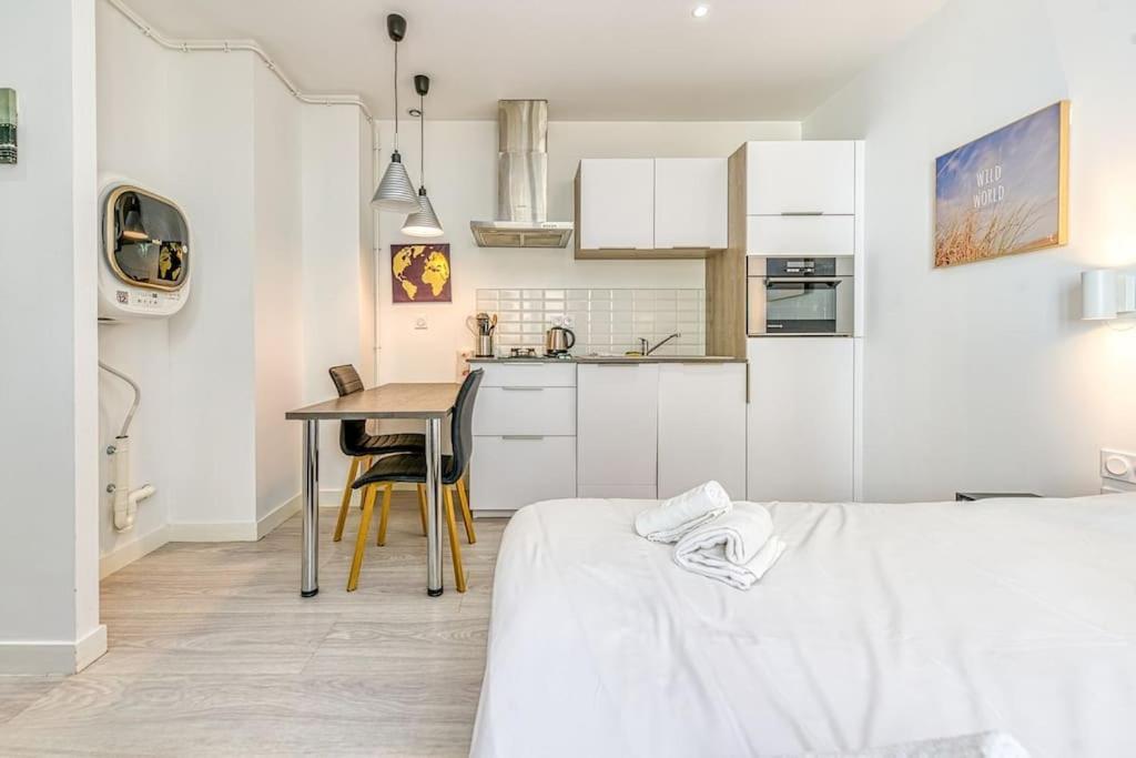 44 Foch 3 Apartment